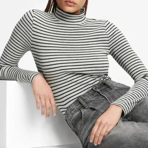 Land’s End I L - Picture 1 of 5